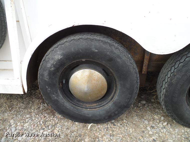 image for item DC8353 1974 Shelby livestock trailer