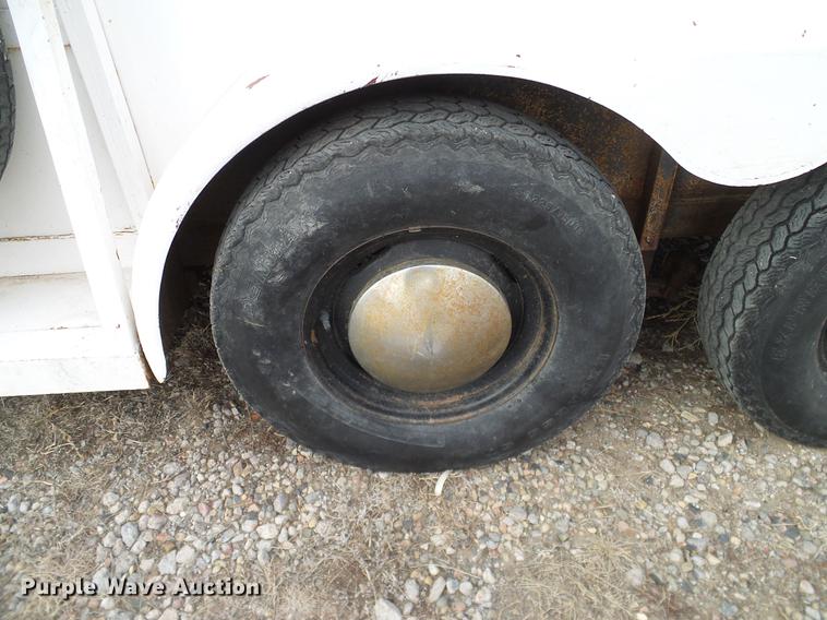 image for item DC8353 1974 Shelby livestock trailer