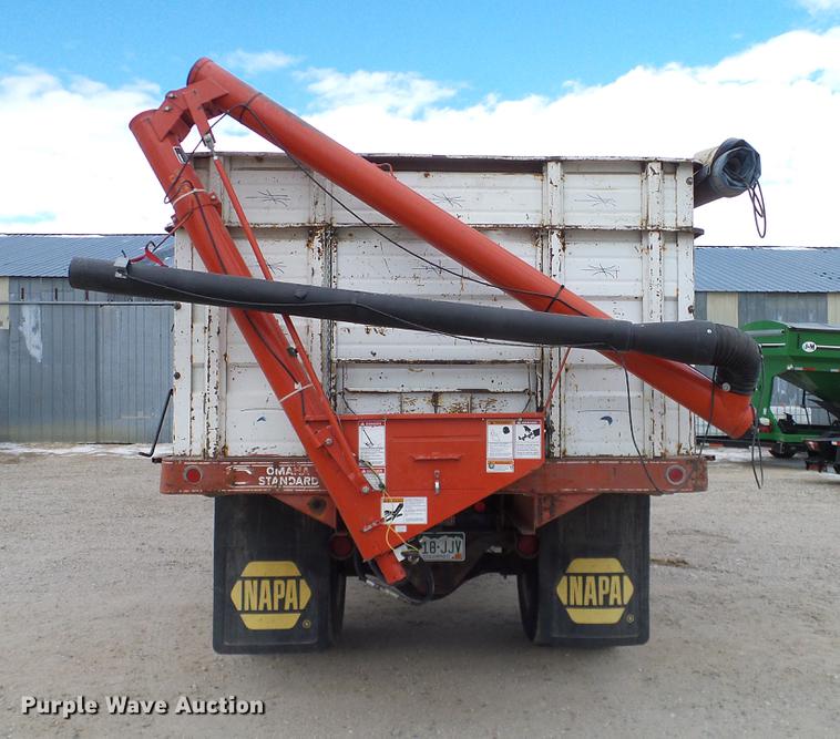 image for item DC8357 1973 GMC 6500 grain truck