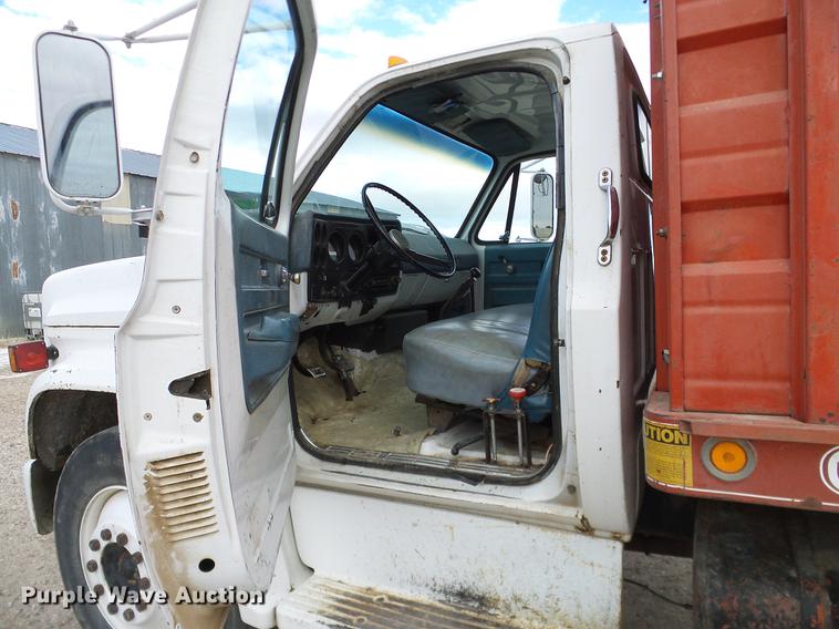 image for item DC8357 1973 GMC 6500 grain truck