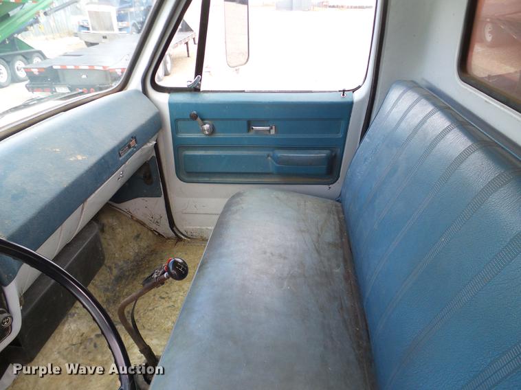 image for item DC8357 1973 GMC 6500 grain truck