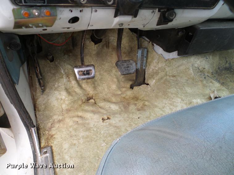 image for item DC8357 1973 GMC 6500 grain truck