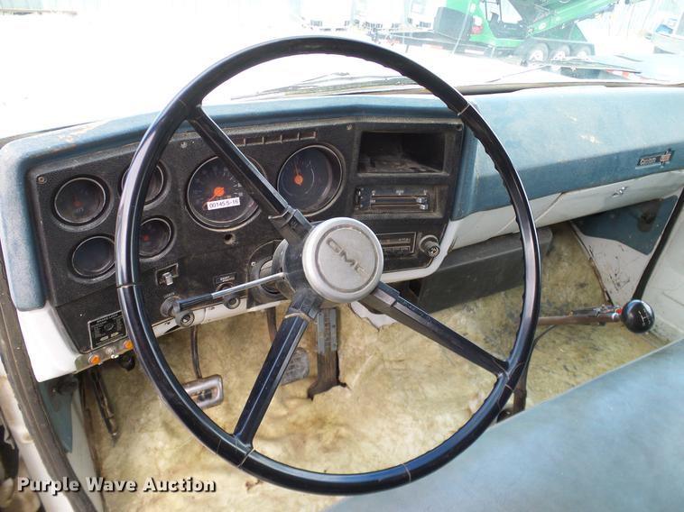 image for item DC8357 1973 GMC 6500 grain truck