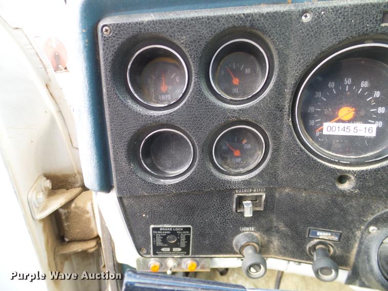 image for item DC8357 1973 GMC 6500 grain truck