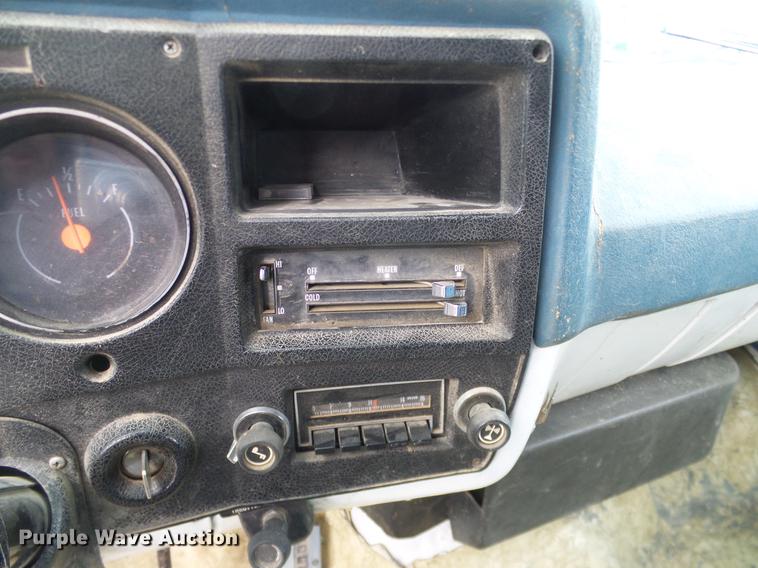 image for item DC8357 1973 GMC 6500 grain truck