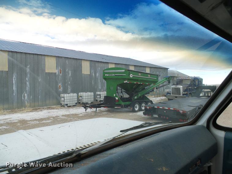 image for item DC8357 1973 GMC 6500 grain truck