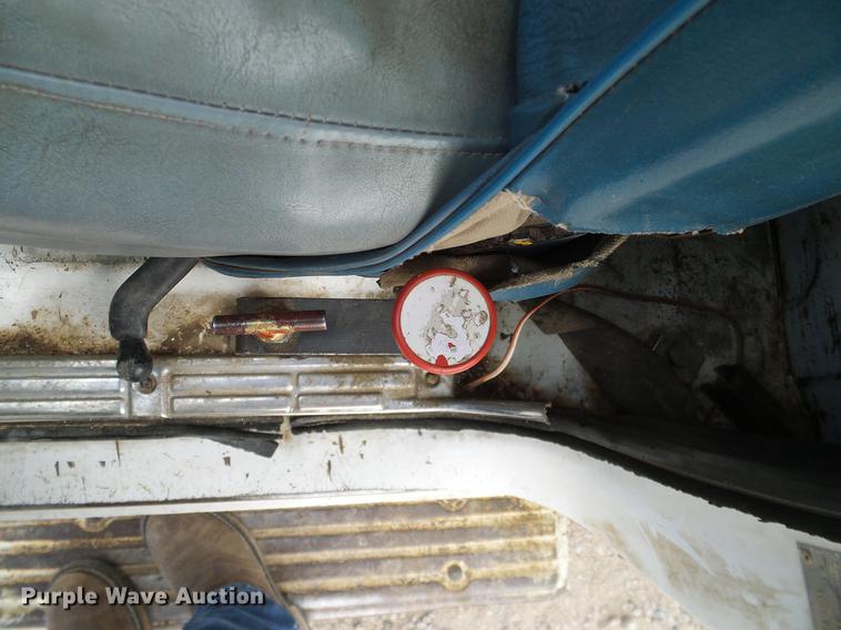 image for item DC8357 1973 GMC 6500 grain truck