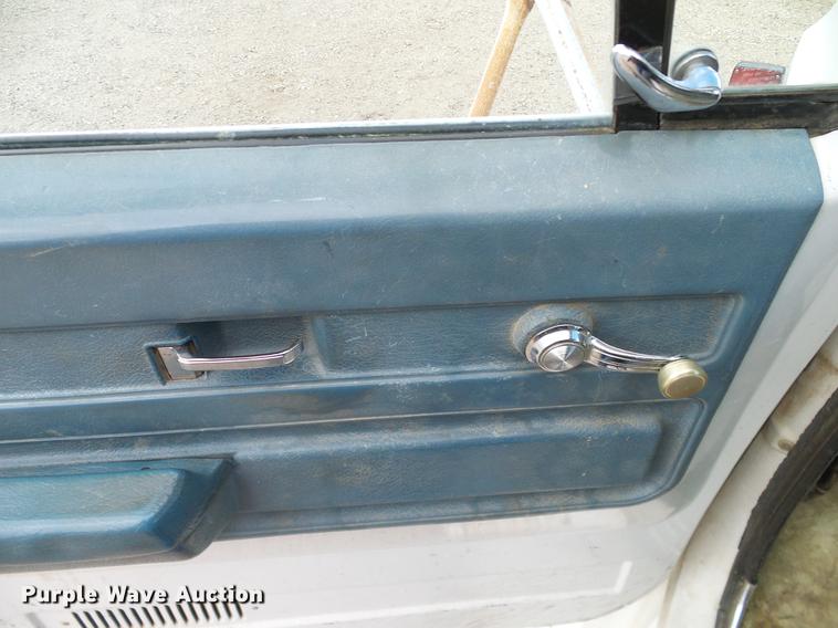 image for item DC8357 1973 GMC 6500 grain truck