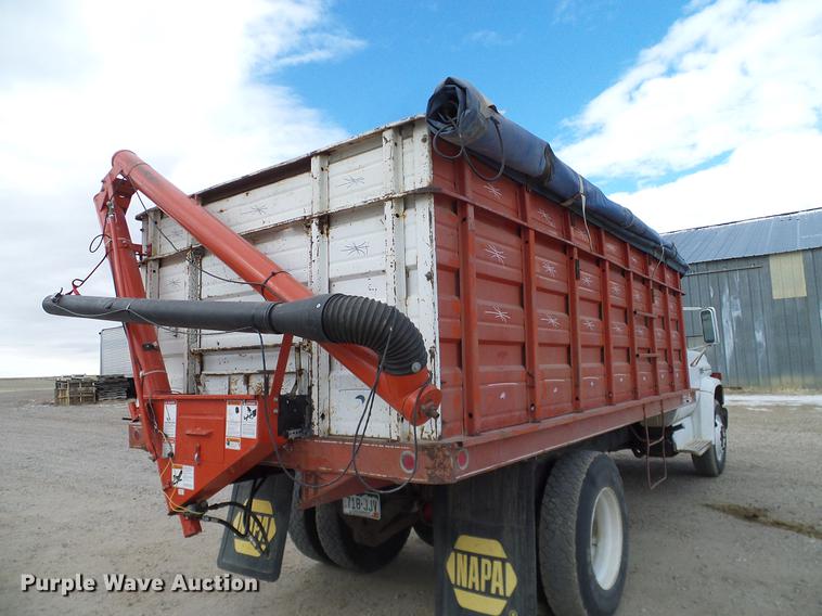 image for item DC8357 1973 GMC 6500 grain truck