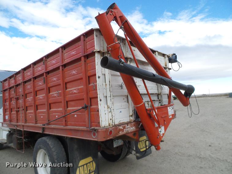 image for item DC8357 1973 GMC 6500 grain truck