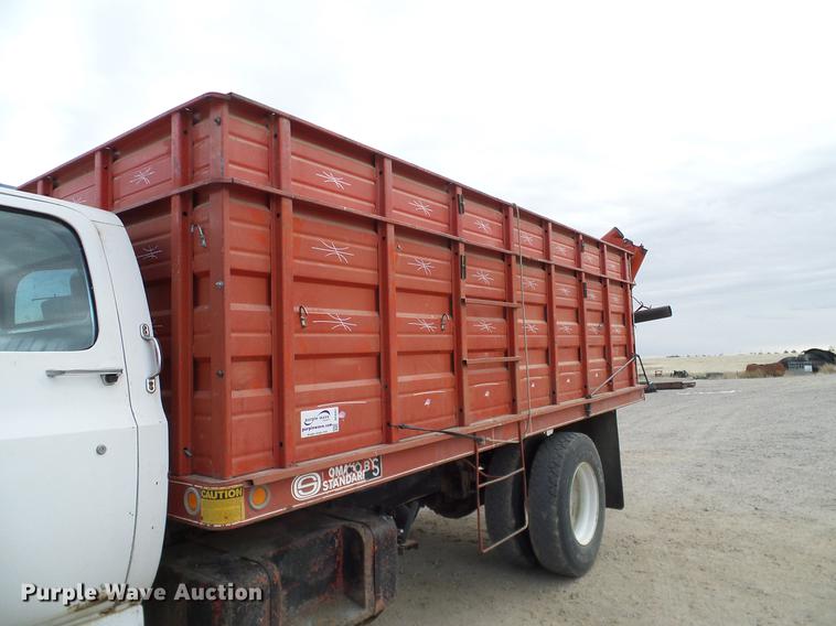 image for item DC8357 1973 GMC 6500 grain truck