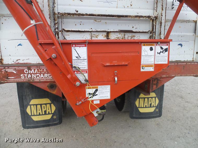 image for item DC8357 1973 GMC 6500 grain truck