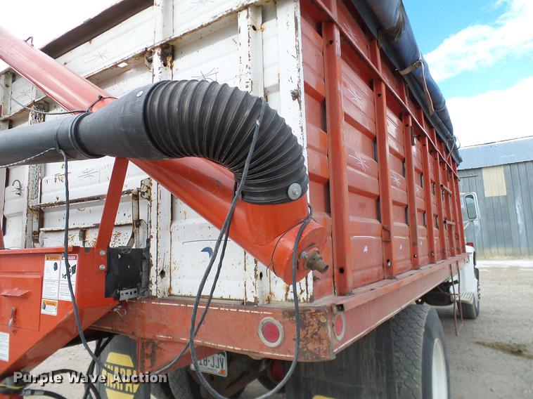 image for item DC8357 1973 GMC 6500 grain truck