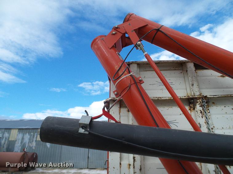 image for item DC8357 1973 GMC 6500 grain truck