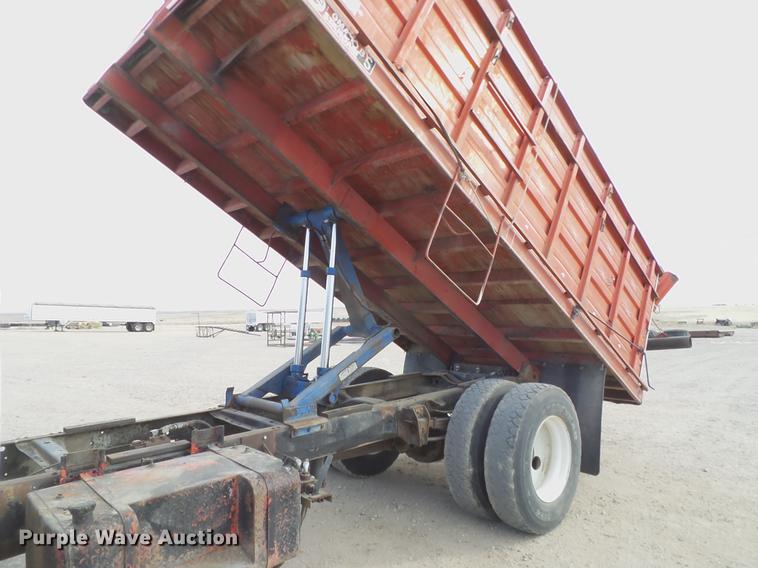 image for item DC8357 1973 GMC 6500 grain truck