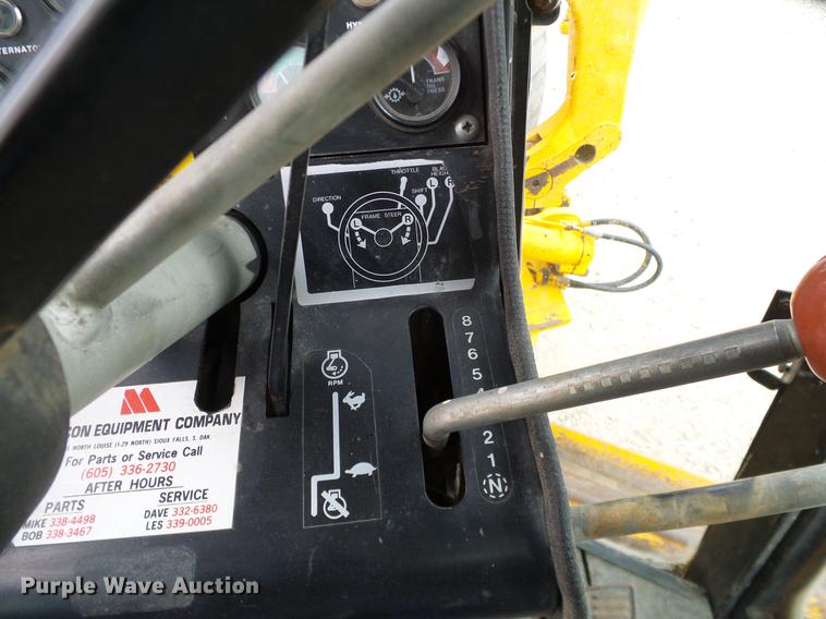 image for item DC8358 1977 John Deere 770 motor grader