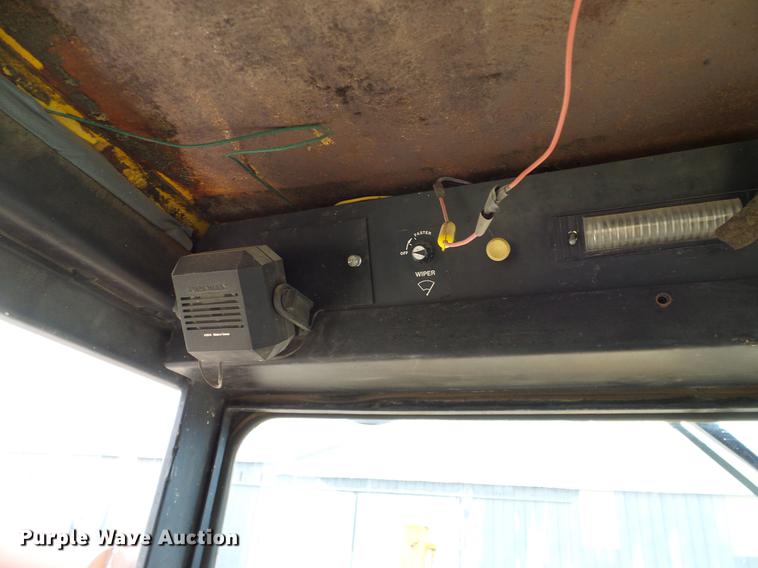 image for item DC8358 1977 John Deere 770 motor grader