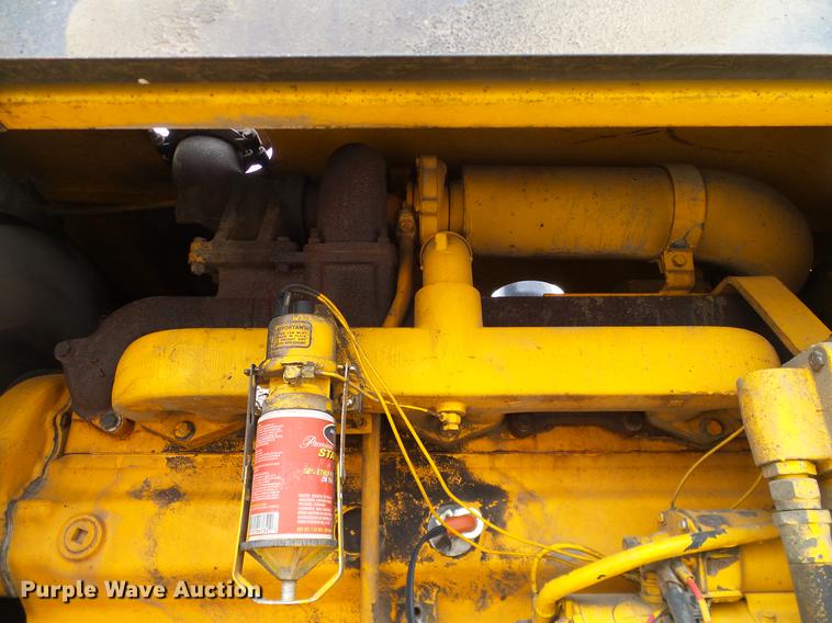 image for item DC8358 1977 John Deere 770 motor grader