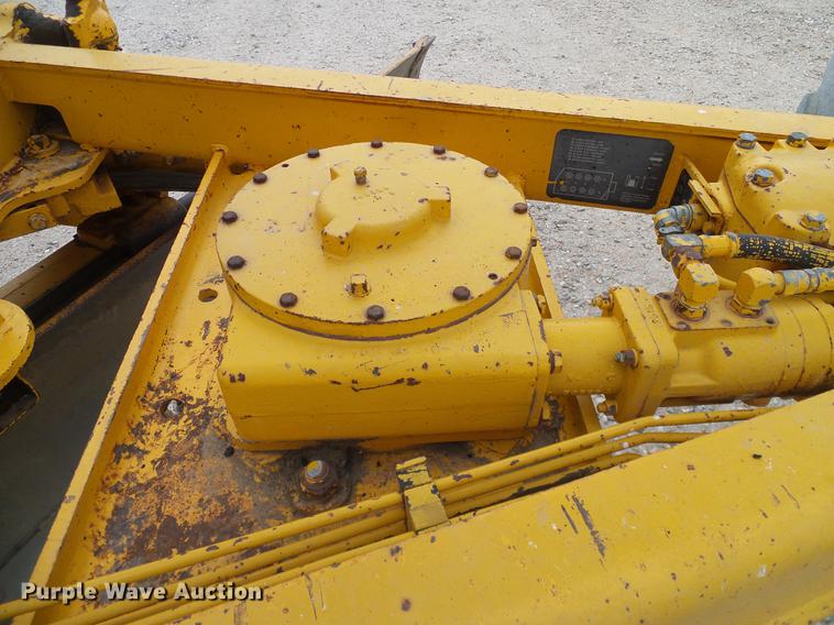 image for item DC8358 1977 John Deere 770 motor grader