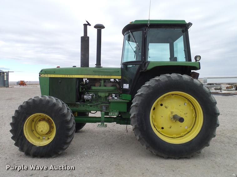 image for item DC8359 1984 John Deere 4450 MFWD tractor
