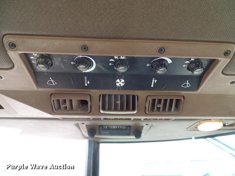 image for item DC8359 1984 John Deere 4450 MFWD tractor