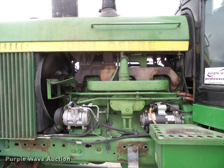 image for item DC8359 1984 John Deere 4450 MFWD tractor
