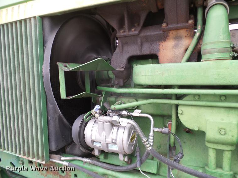 image for item DC8359 1984 John Deere 4450 MFWD tractor