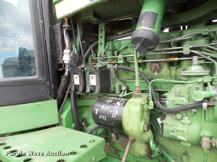 image for item DC8359 1984 John Deere 4450 MFWD tractor