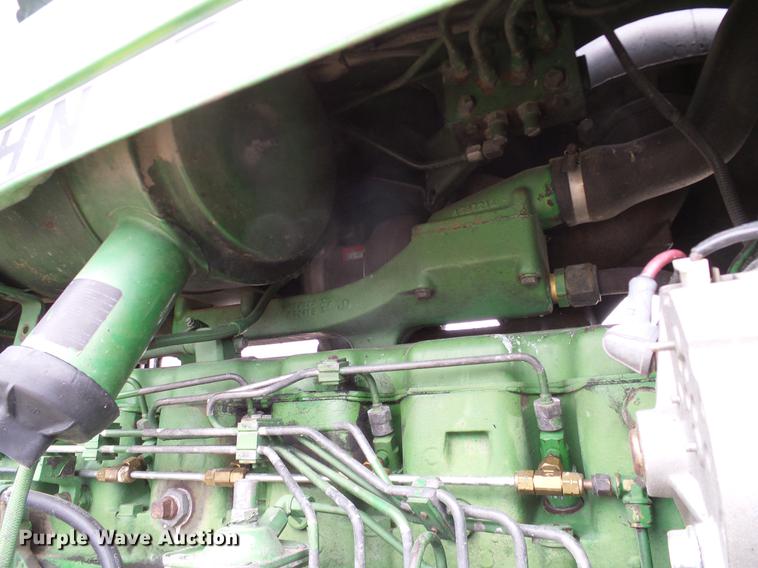 image for item DC8359 1984 John Deere 4450 MFWD tractor