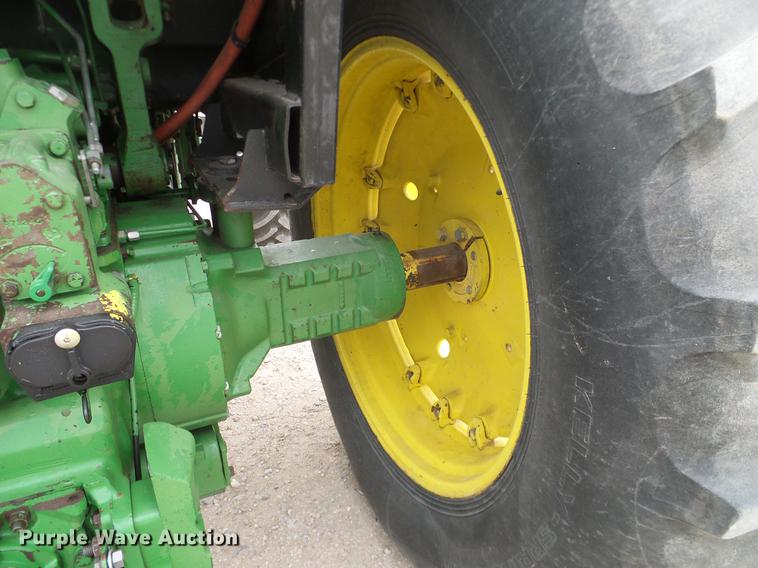 image for item DC8359 1984 John Deere 4450 MFWD tractor