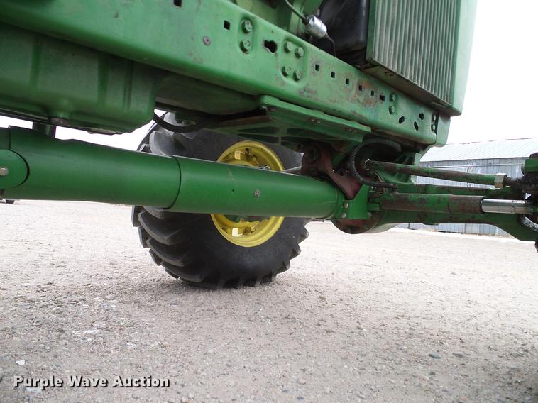 image for item DC8359 1984 John Deere 4450 MFWD tractor