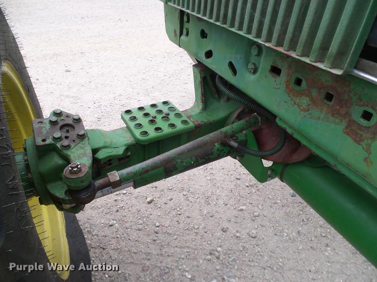 image for item DC8359 1984 John Deere 4450 MFWD tractor