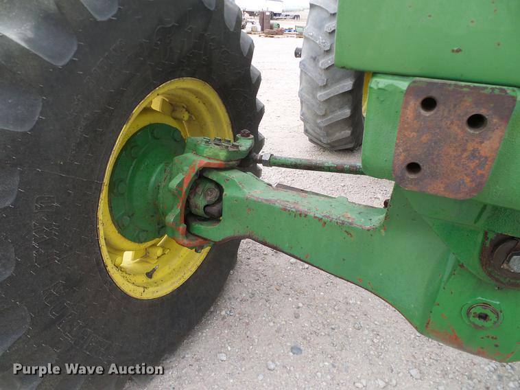 image for item DC8359 1984 John Deere 4450 MFWD tractor
