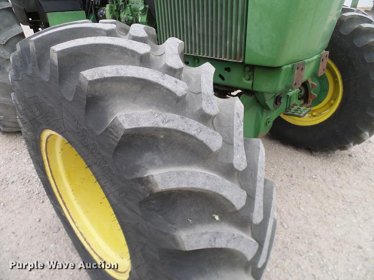 image for item DC8359 1984 John Deere 4450 MFWD tractor