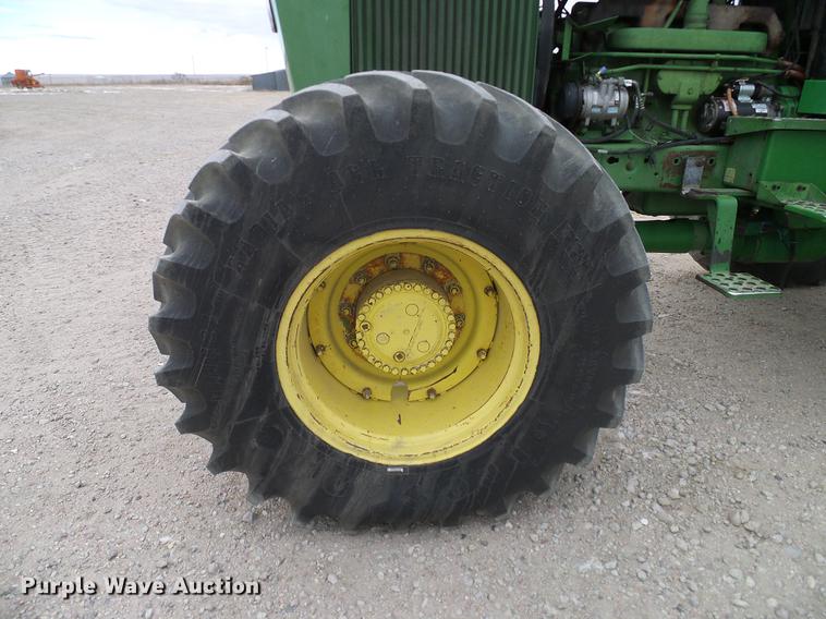 image for item DC8359 1984 John Deere 4450 MFWD tractor