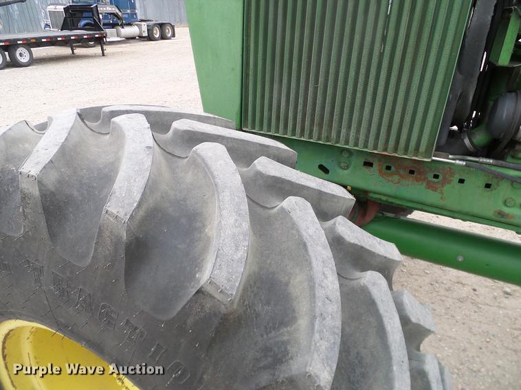 image for item DC8359 1984 John Deere 4450 MFWD tractor