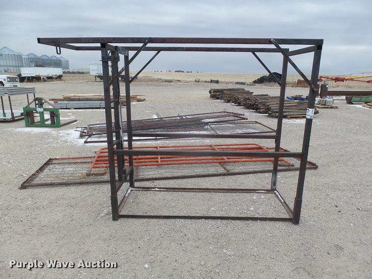 image for item DC8360 Cattle grooming chute