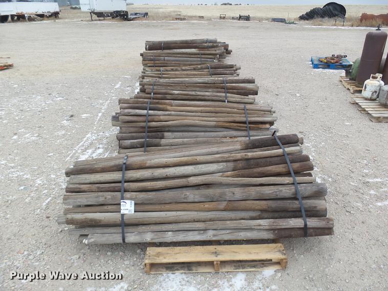 image for item DC8369 Wood fence posts