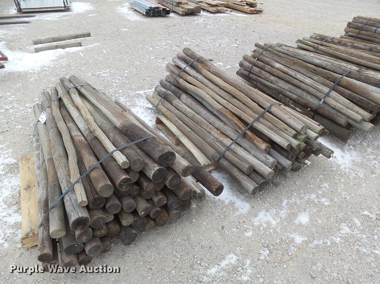 image for item DC8369 Wood fence posts