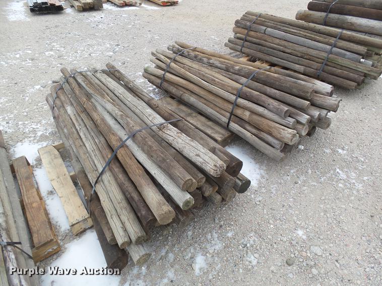 image for item DC8369 Wood fence posts