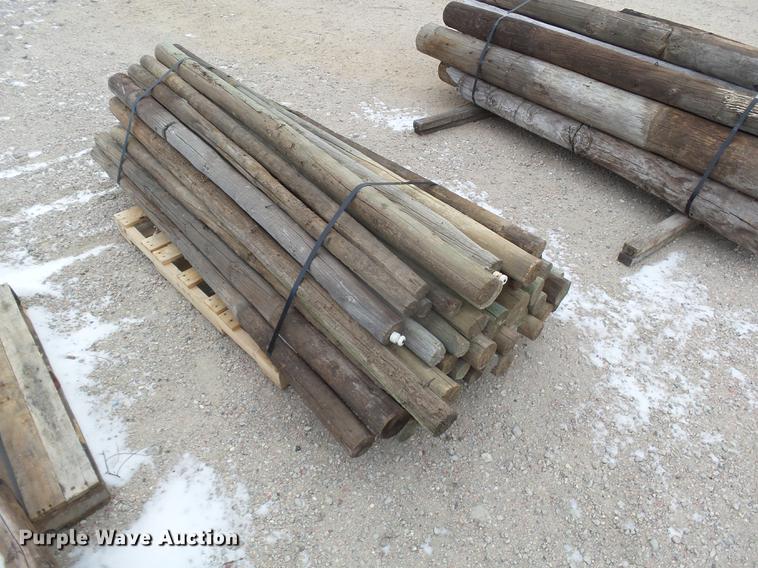 image for item DC8369 Wood fence posts