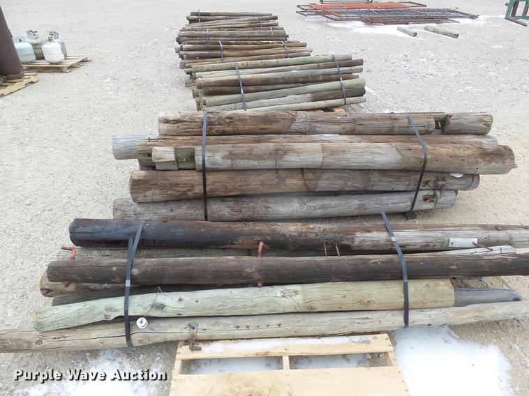 image for item DC8369 Wood fence posts
