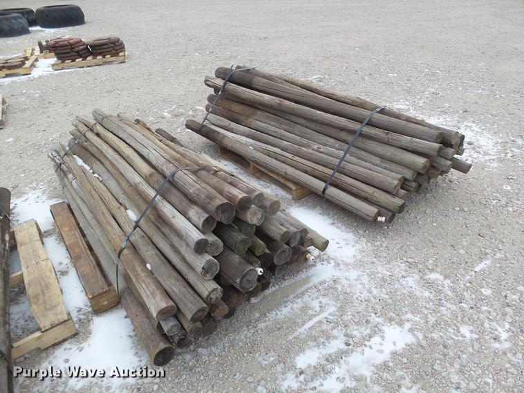 image for item DC8369 Wood fence posts