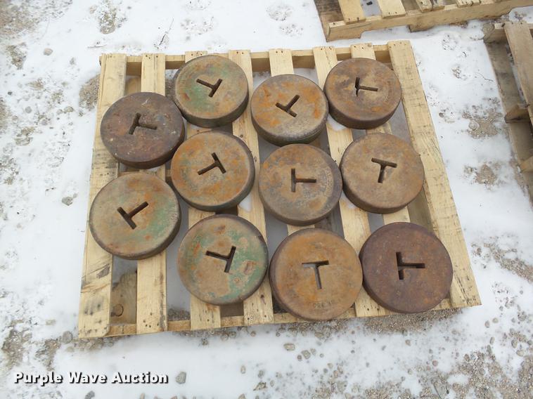 image for item DC8370 (8) propane tanks