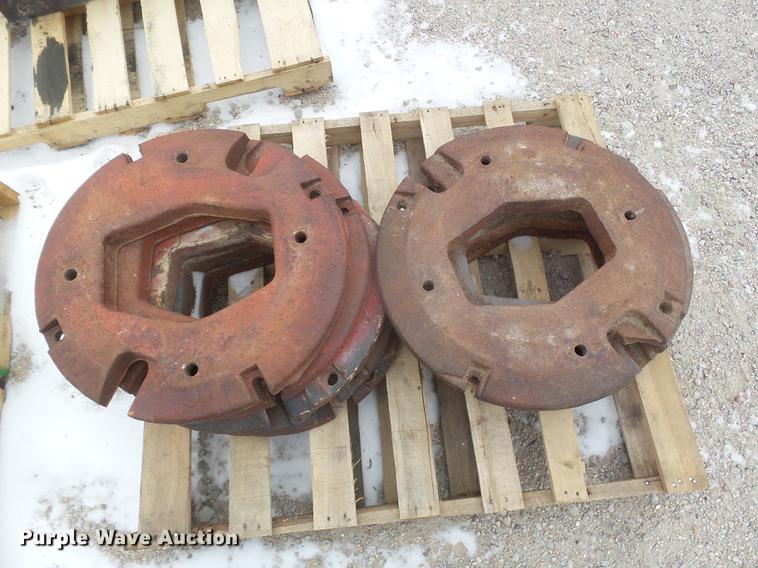 image for item DC8370 (8) propane tanks