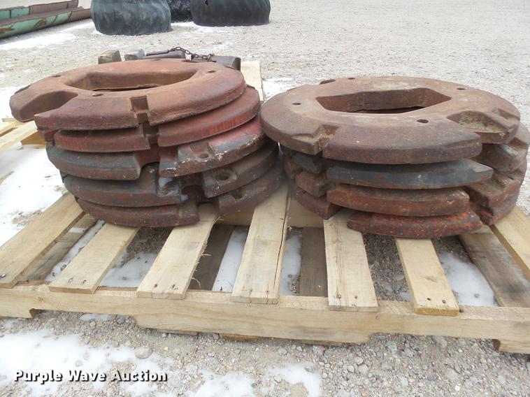 image for item DC8370 (8) propane tanks