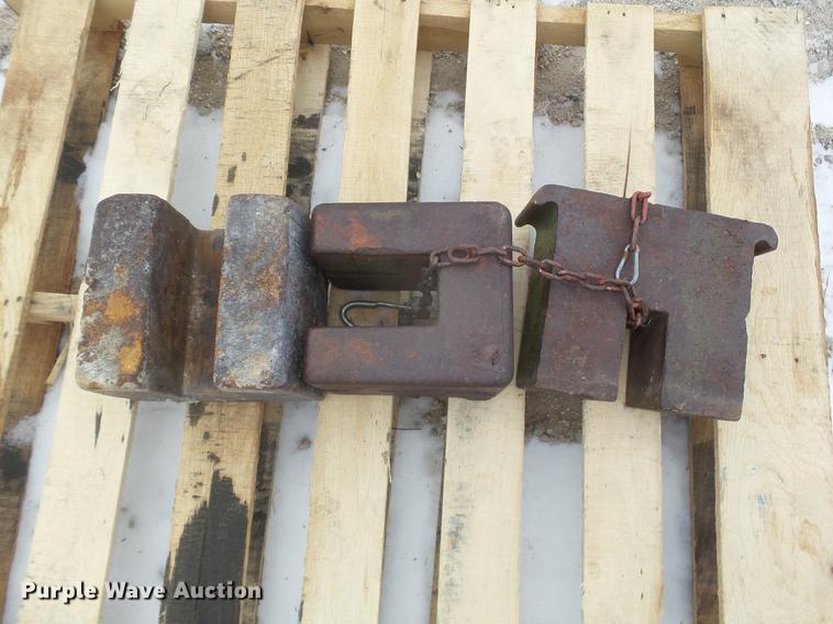 image for item DC8370 (8) propane tanks