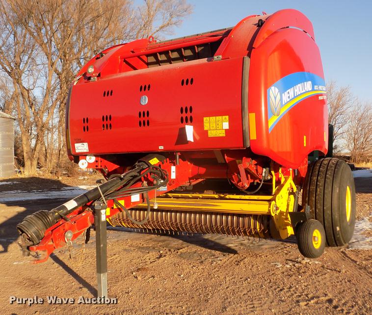 image for item DD2885 2014 New Holland Rollbelt 560 specialty crop round baler