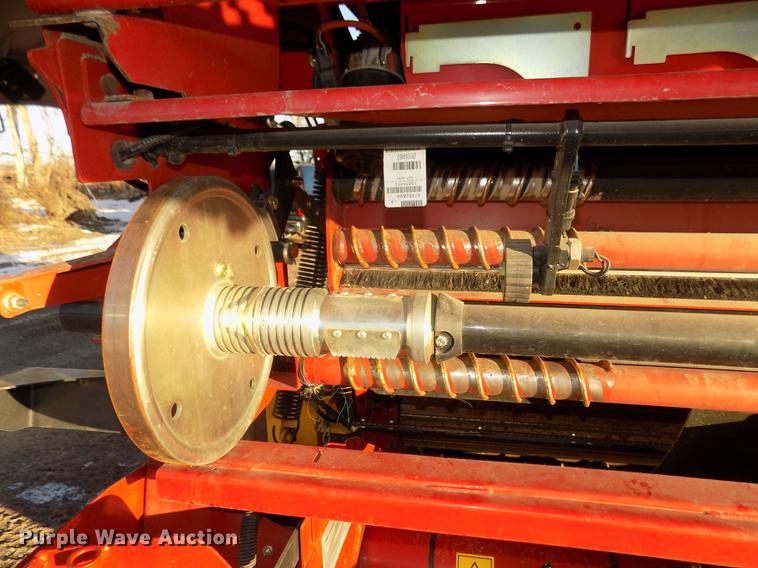 image for item DD2885 2014 New Holland Rollbelt 560 specialty crop round baler