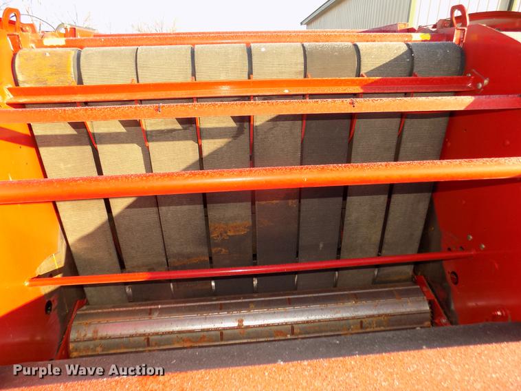 image for item DD2885 2014 New Holland Rollbelt 560 specialty crop round baler
